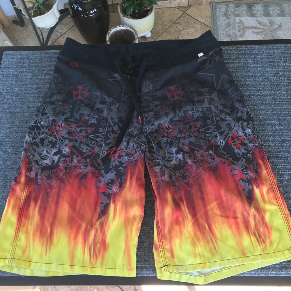 Hurley On Fire Mens Board Shorts Swim Trunks  Flames Men’s 31 x 11” USA Vintage